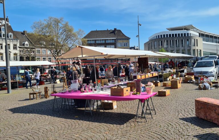 Najaarsbraderie Krommenie — braderie-en-jaarmarkt in de Zaanstreek